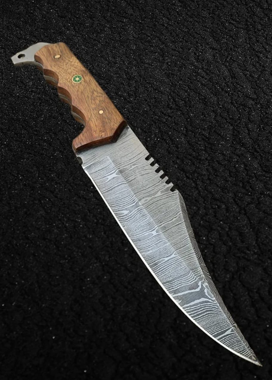 Handmade Damascus Steel Hunting & Survival Knife with Ergonomic Wooden Handle - Image 4